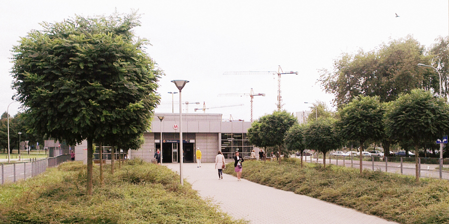 Projekt wykonawczy zieleni i małej architektury. Stacja metra ,,Słodowiec”,2007r. autor: Paweł Bartman, współpraca: Mateusz Brajczewski